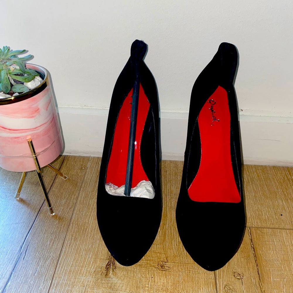 Qupid Black Velvet Heels